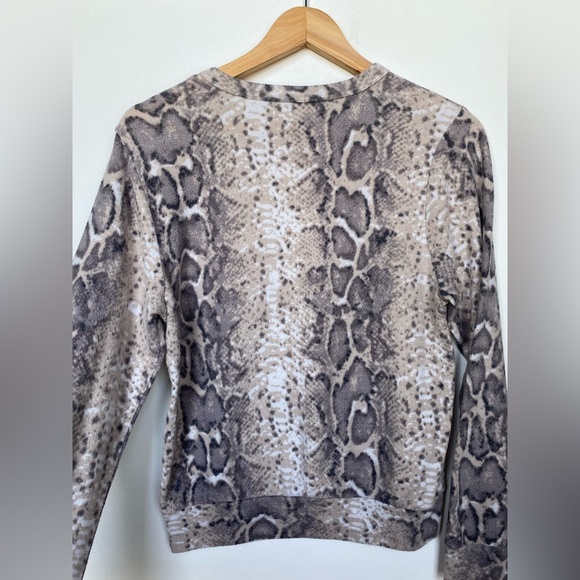 Boutique Print Sweater - Picture 2 of 3